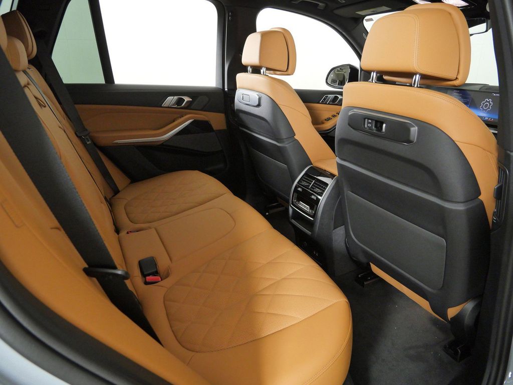 Thumbnail: 2026 BMW X5 - 26
