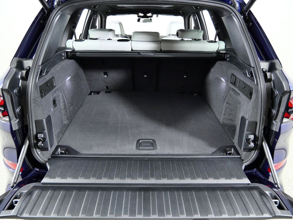 Thumbnail: 2026 BMW X5 - 28