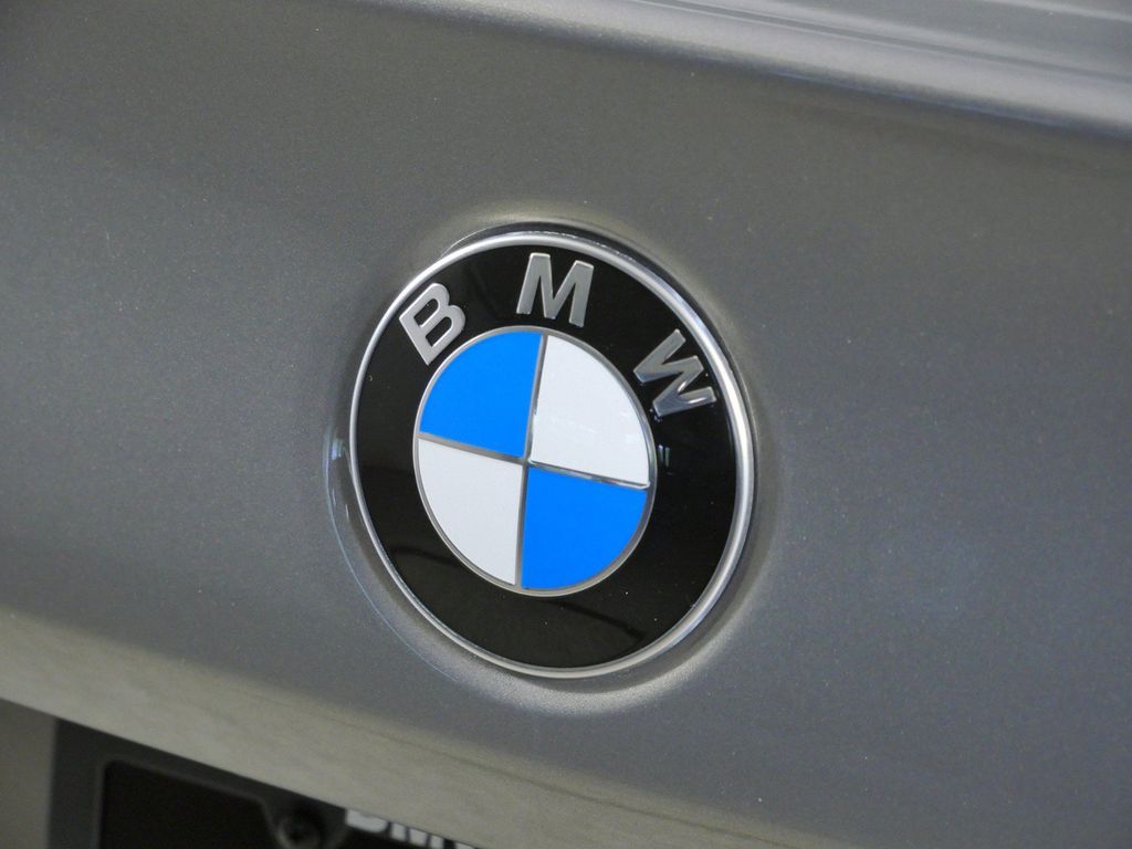 Thumbnail: 2027 BMW 5 Series - 11