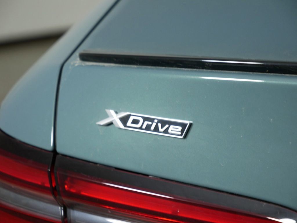 Thumbnail: 2025 BMW 5 Series - 14