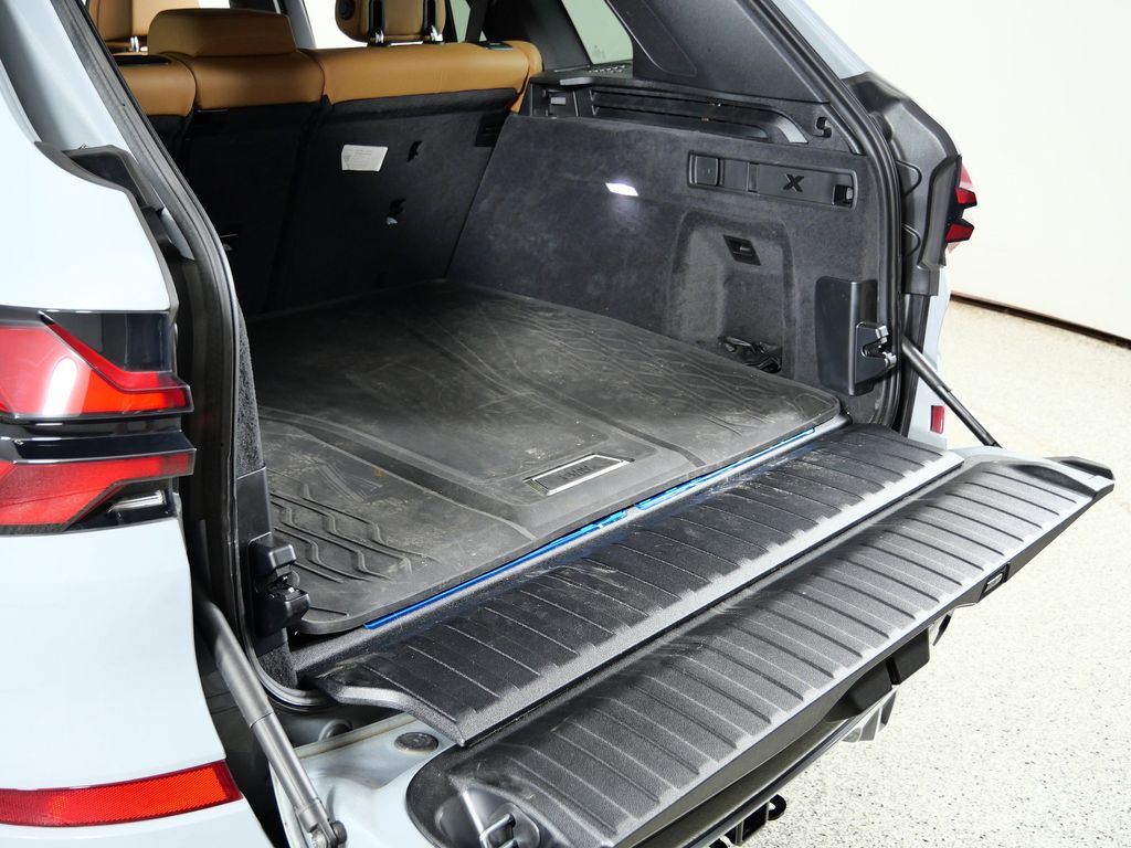Thumbnail: 2025 BMW X5 - 28