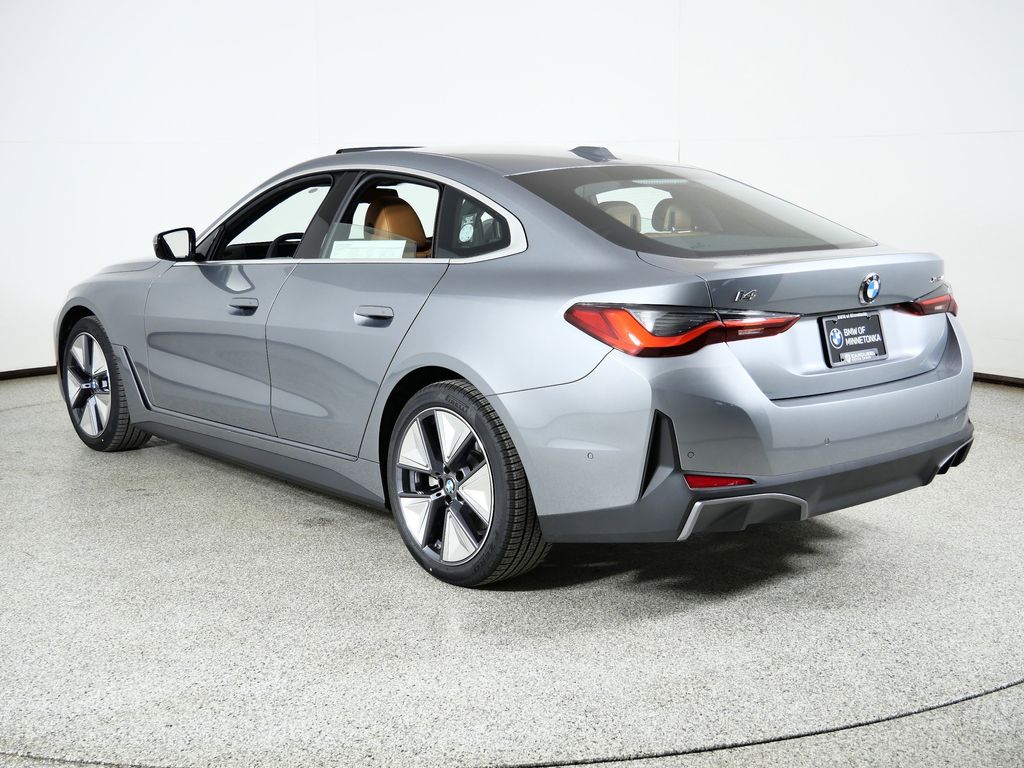 Thumbnail: 2026 BMW i4 - 14