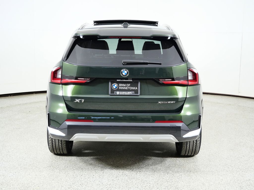 Thumbnail: 2025 BMW X1 - 12