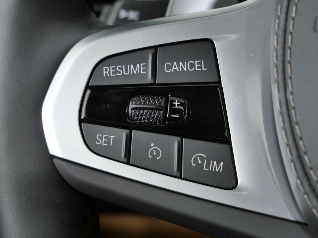 Thumbnail: 2026 BMW 8 Series - 40