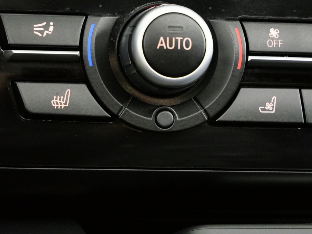 Thumbnail: 2013 BMW M5 - 47