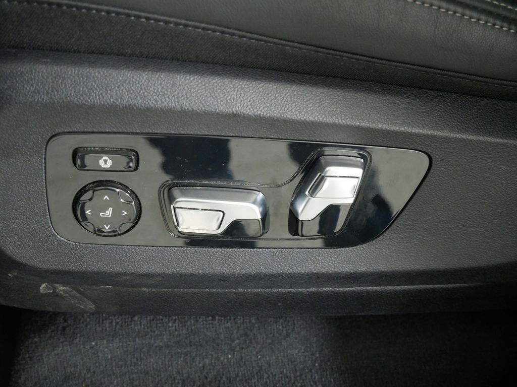 2023 BMW X6 xDrive40i 40