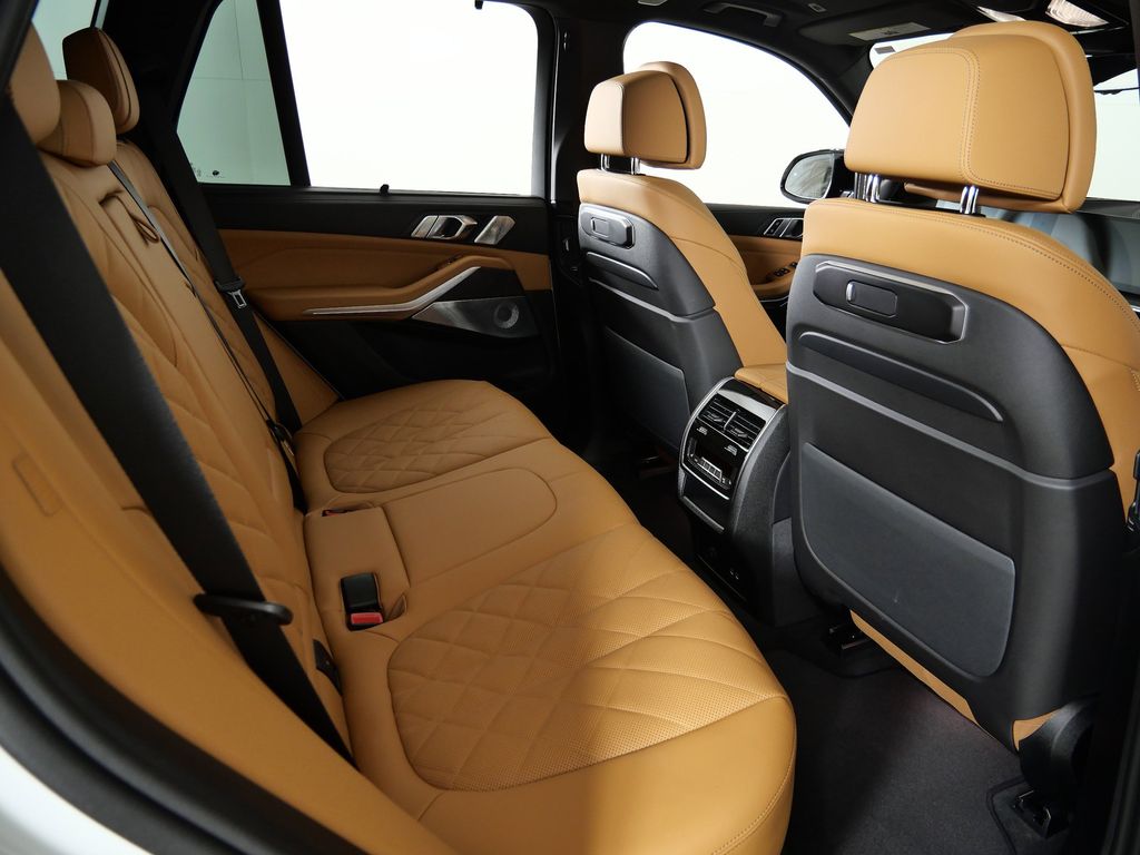 Thumbnail: 2026 BMW X5 - 26