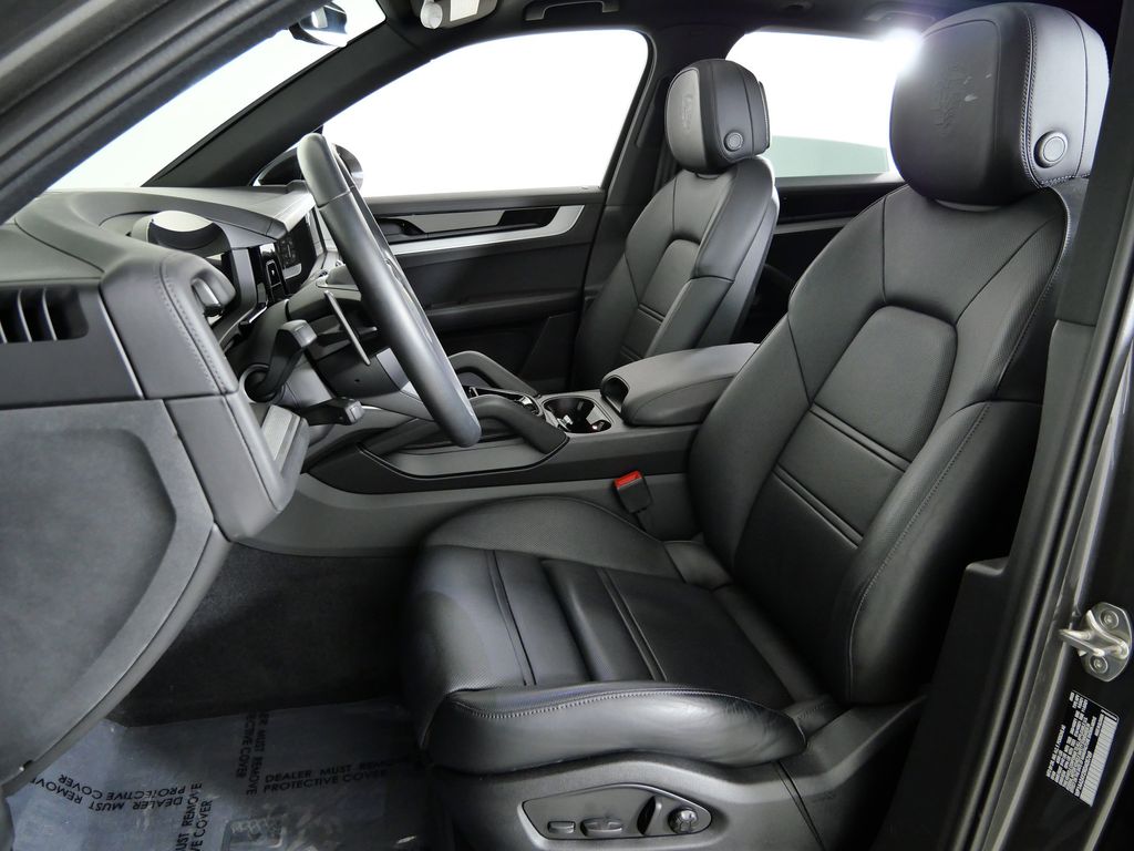 Thumbnail: 2024 Porsche Cayenne - 35