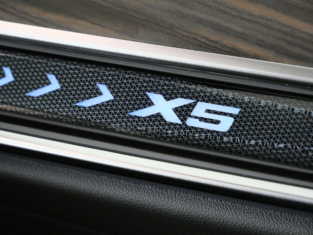 Thumbnail: 2026 BMW X5 - 24