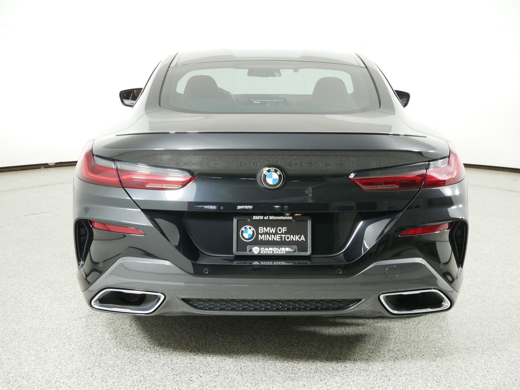 Thumbnail: 2022 BMW 8 Series - 11