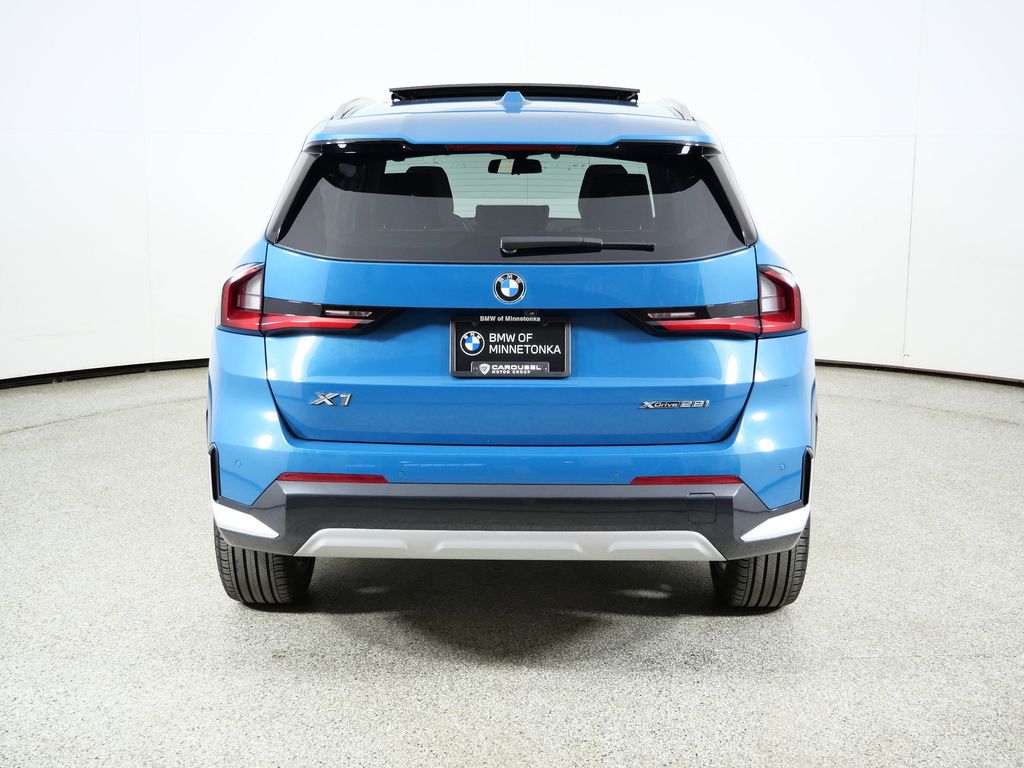 Thumbnail: 2025 BMW X1 - 12