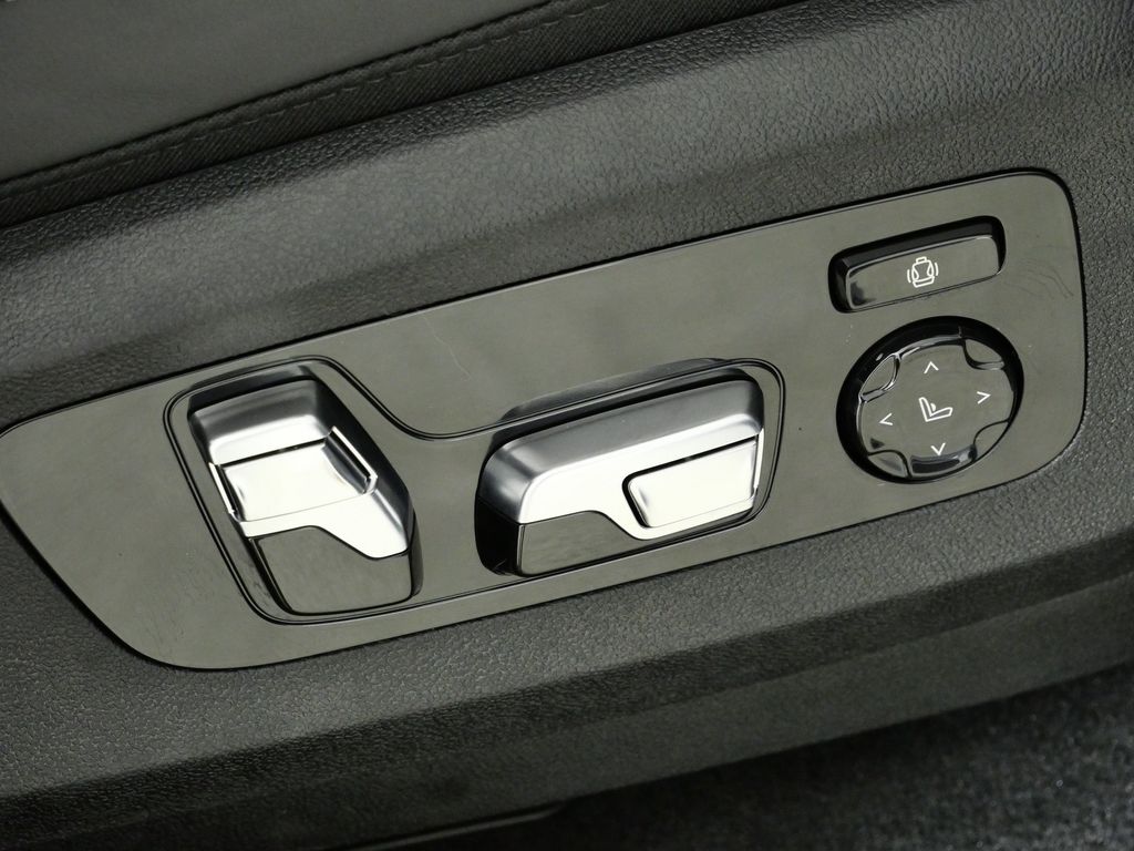 Thumbnail: 2025 BMW X5 - 27