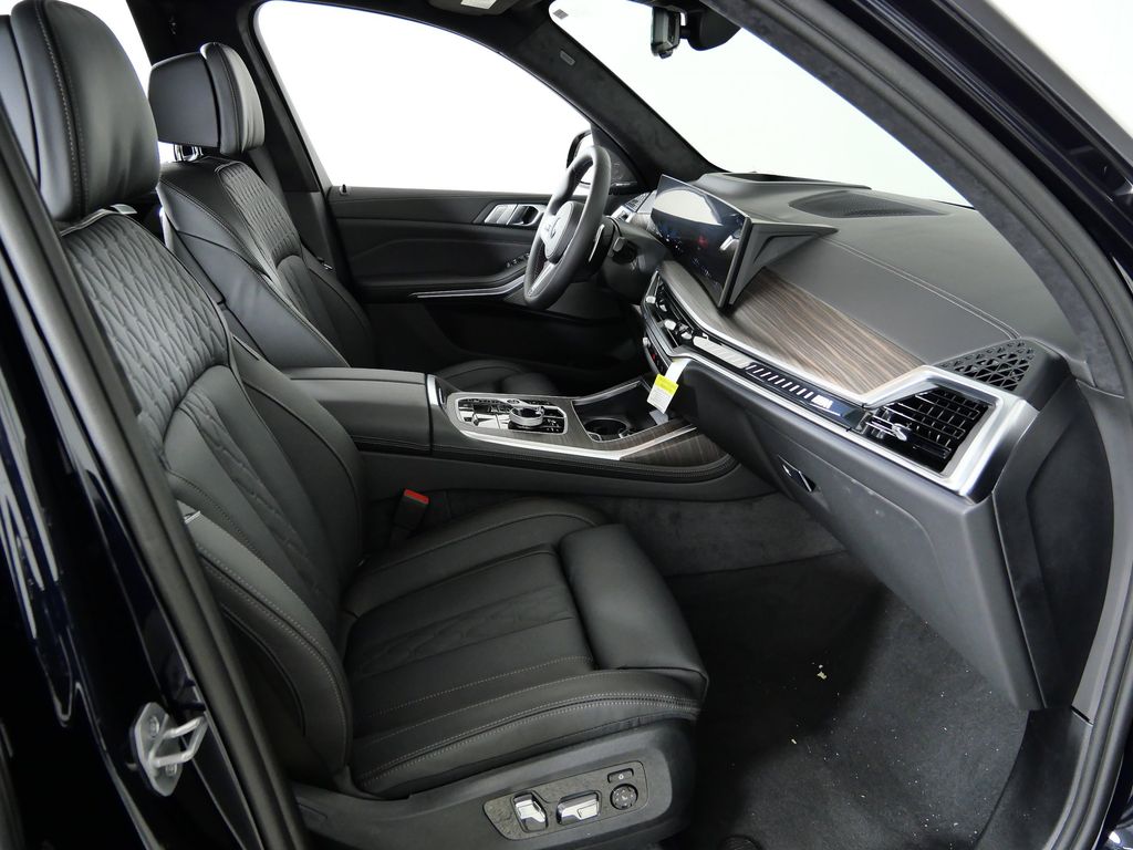 Thumbnail: 2026 BMW X7 - 20