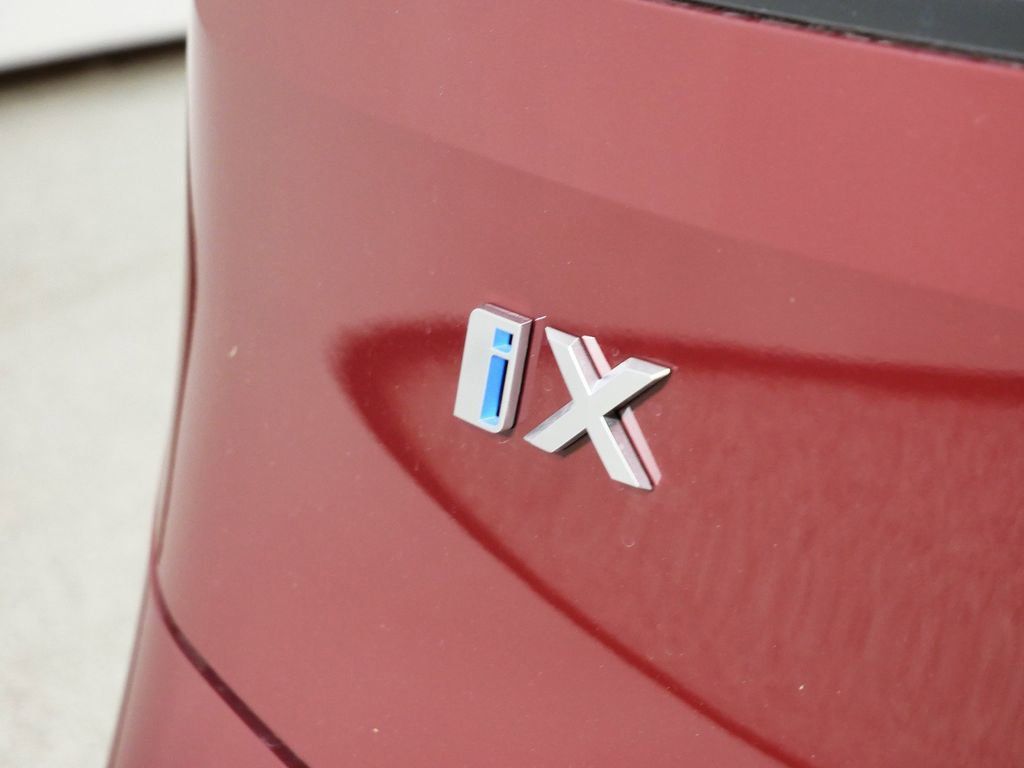 Thumbnail: 2025 BMW iX - 18