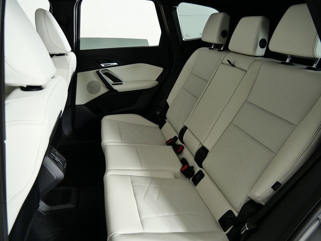 Thumbnail: 2026 BMW X1 - 32