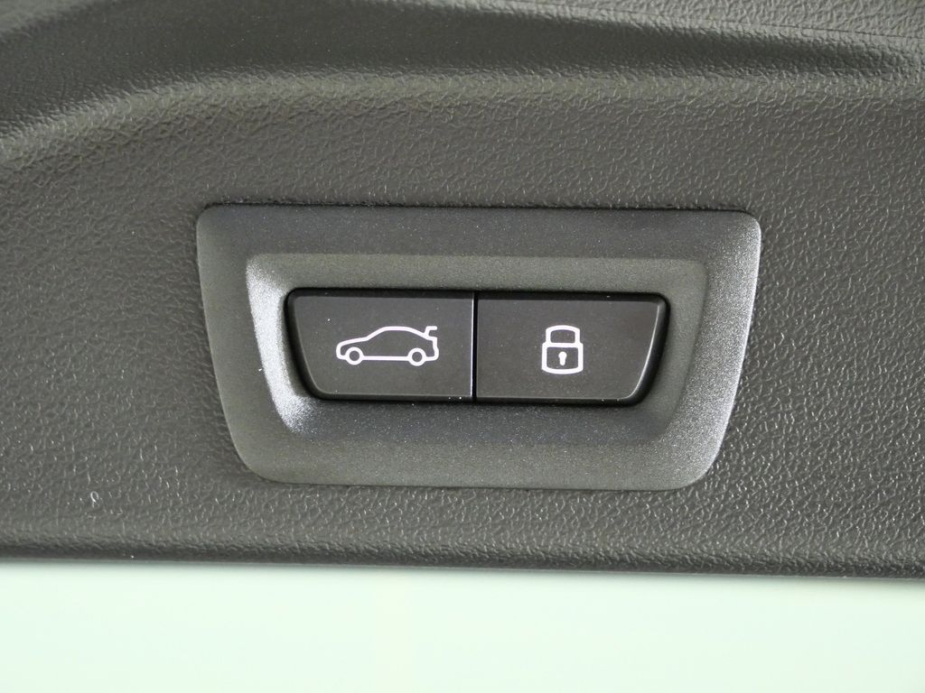 Thumbnail: 2026 BMW X5 - 30