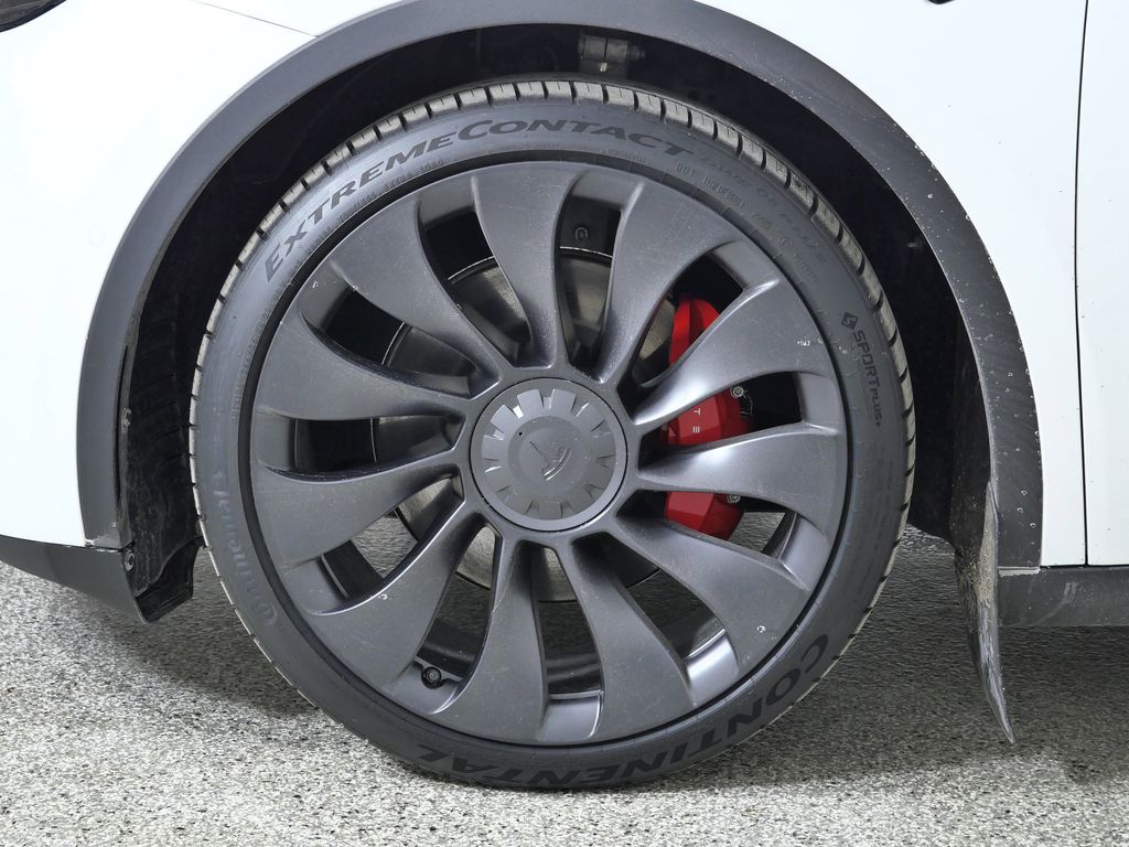 Thumbnail: 2022 Tesla Model Y - 16