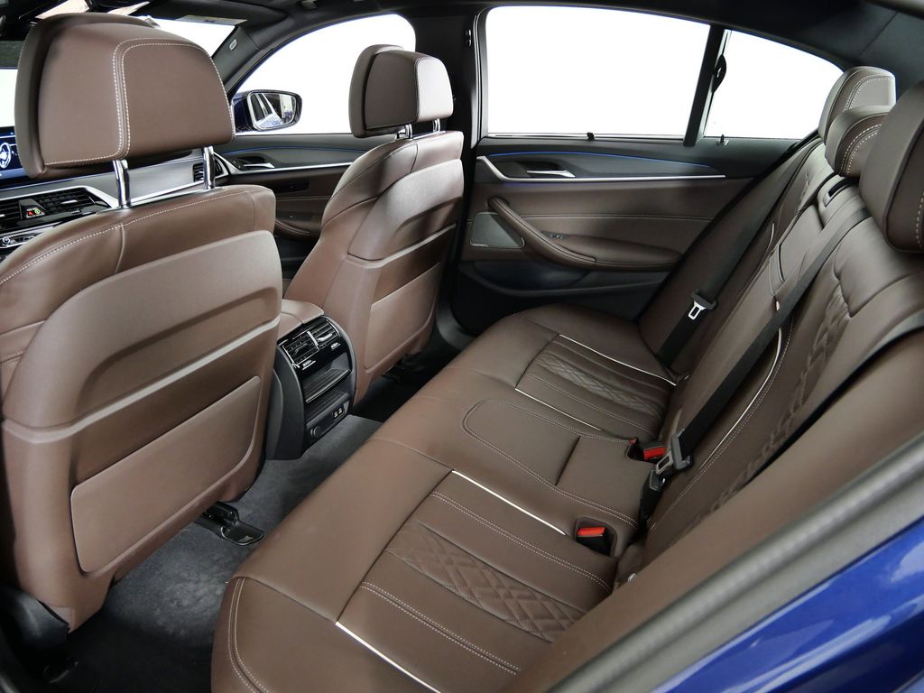 Thumbnail: 2023 BMW 5 Series - 35