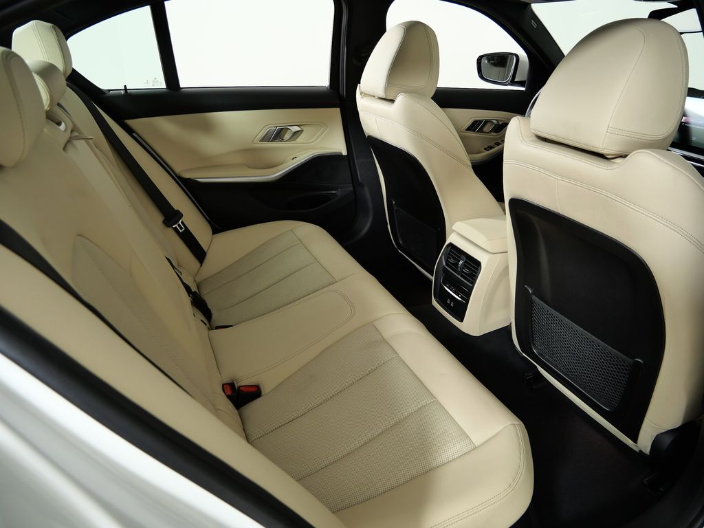 Thumbnail: 2023 BMW 3 Series - 30