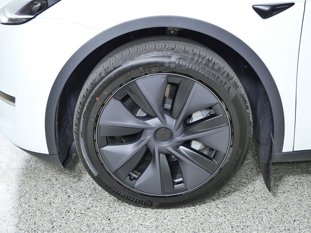 Thumbnail: 2025 Tesla Model Y - 18