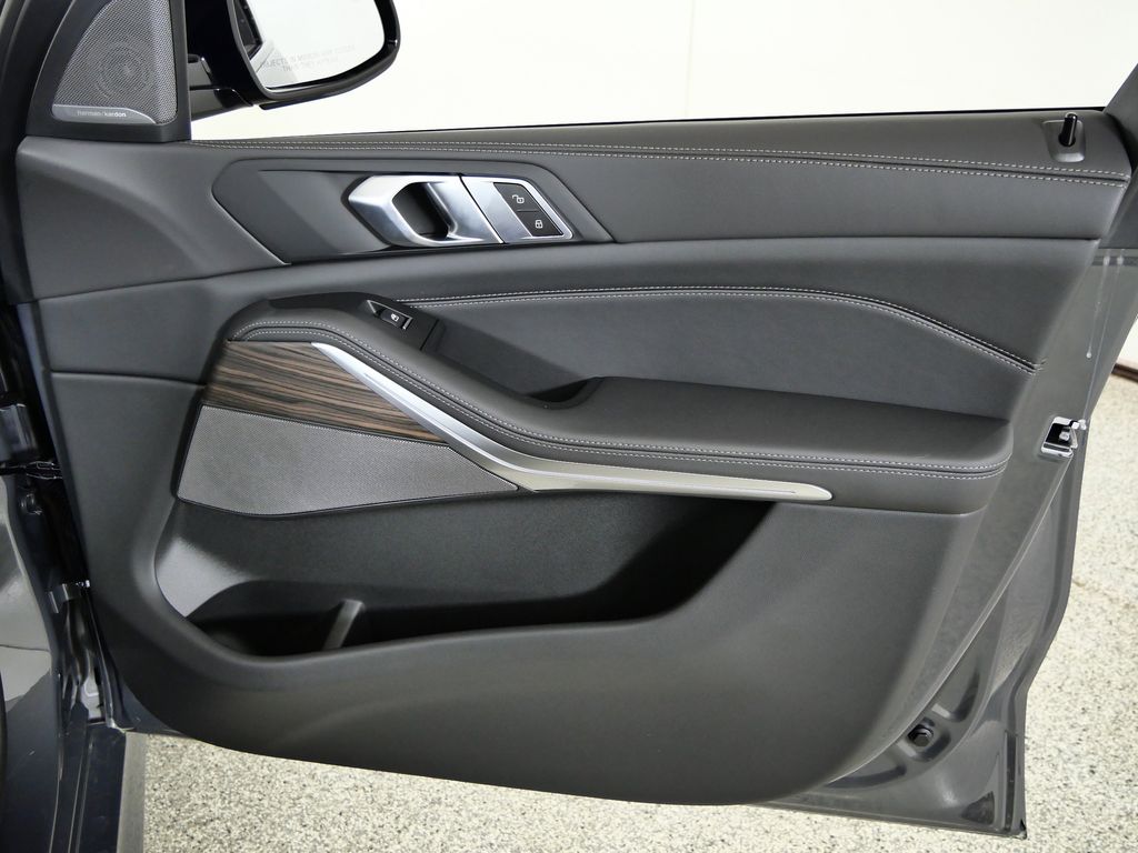 Thumbnail: 2026 BMW X5 - 19