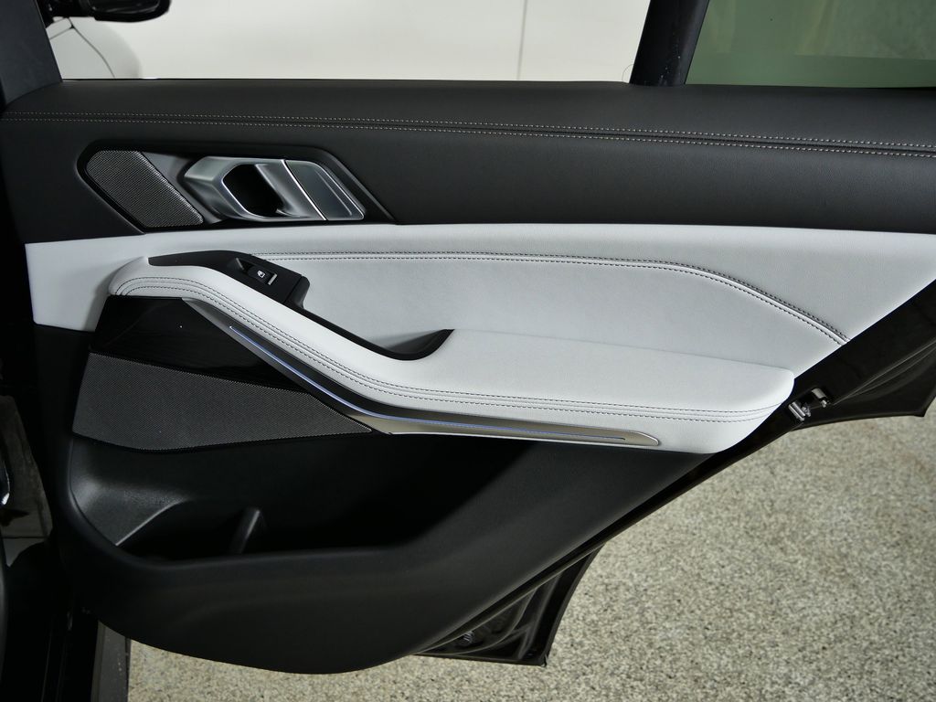 Thumbnail: 2026 BMW X5 - 25