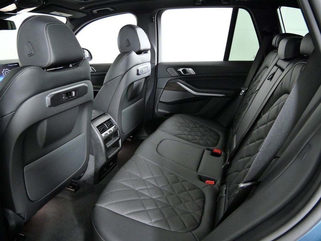 Thumbnail: 2026 BMW X5 - 34