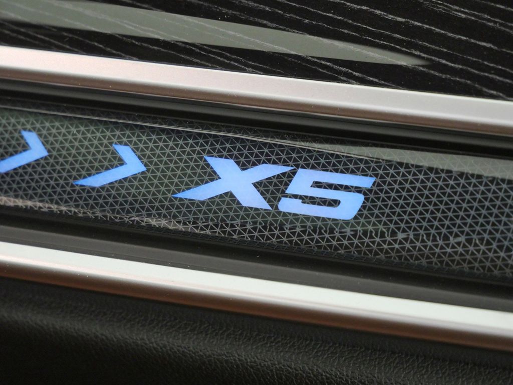 Thumbnail: 2026 BMW X5 - 24