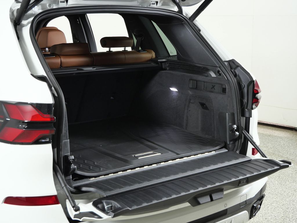 Thumbnail: 2026 BMW X5 - 29