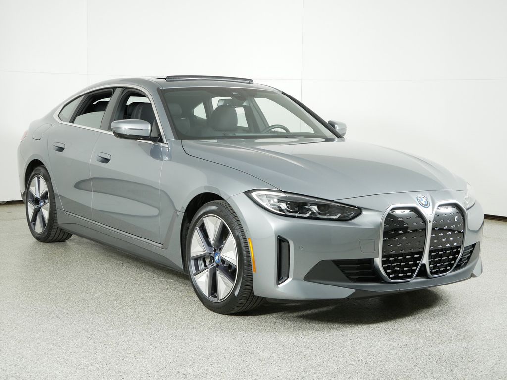 Thumbnail: 2023 BMW i4 - 3