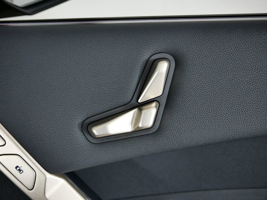 Thumbnail: 2025 BMW iX - 32