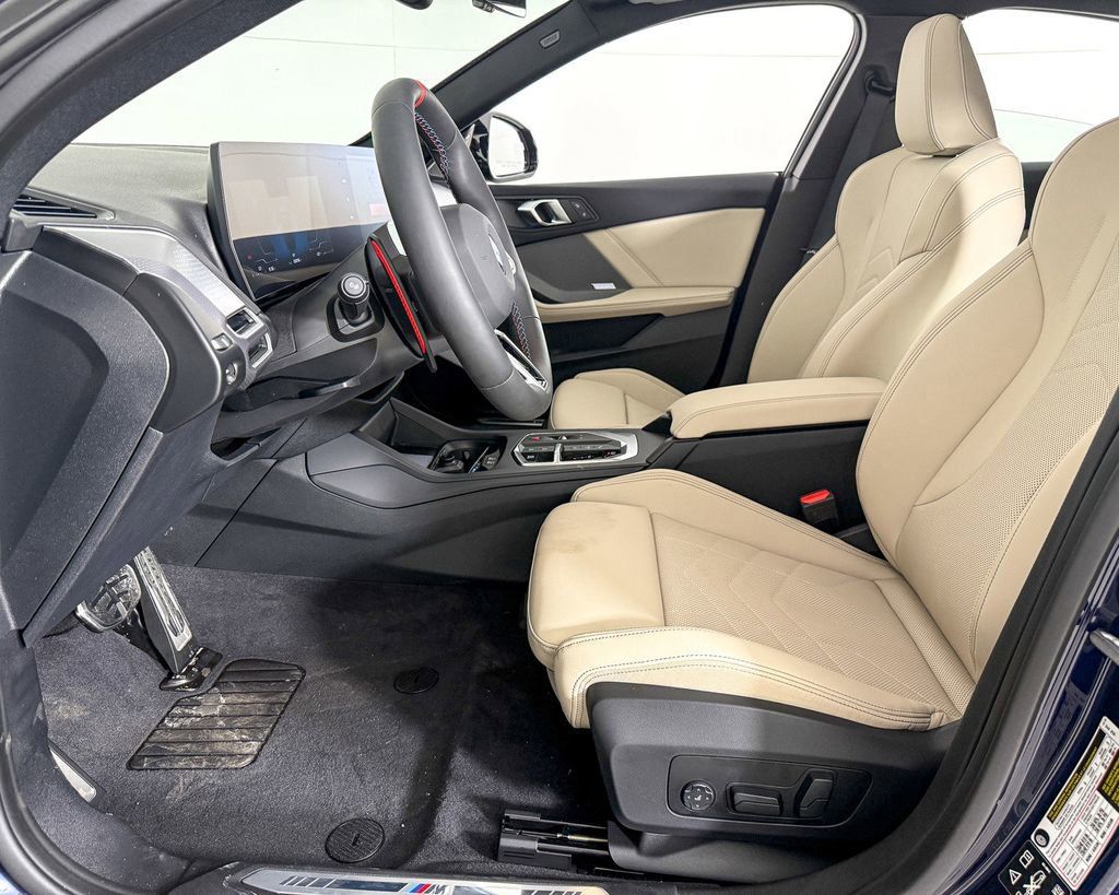 Thumbnail: 2025 BMW 2 Series - 32