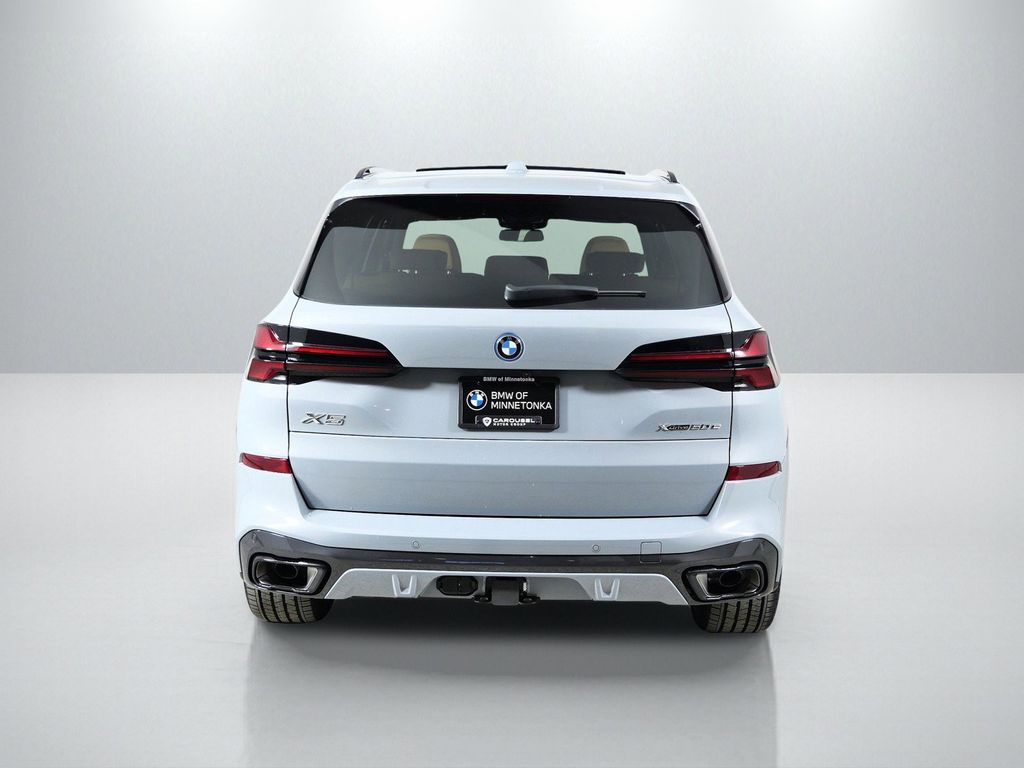 Thumbnail: 2026 BMW X5 - 10