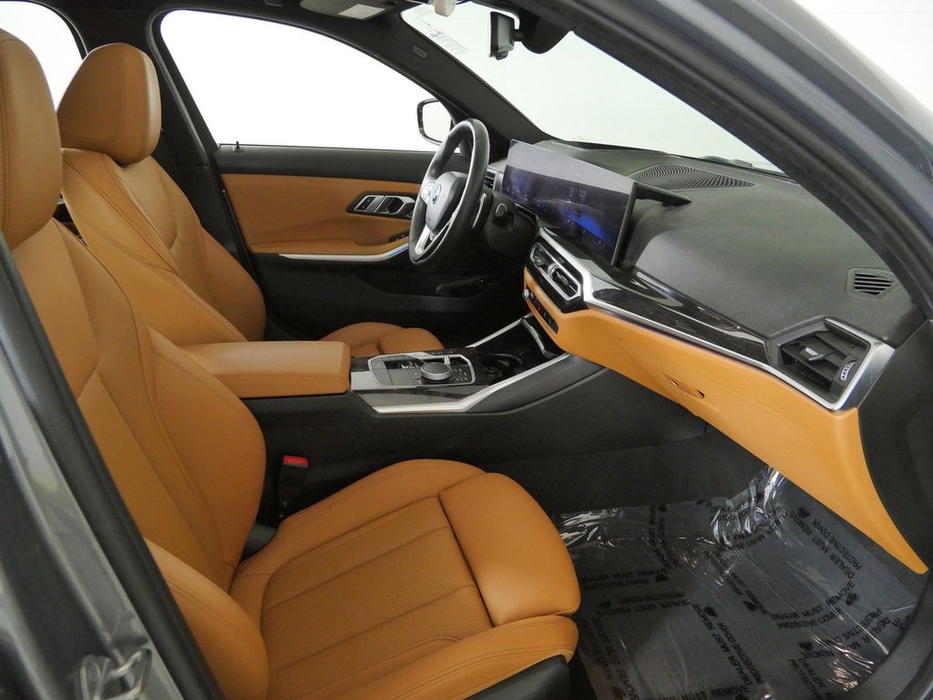 Thumbnail: 2023 BMW 3 Series - 20