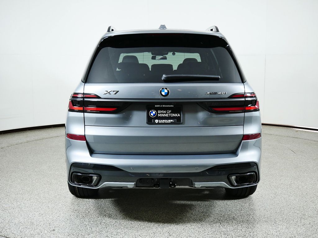 Thumbnail: 2026 BMW X7 - 9