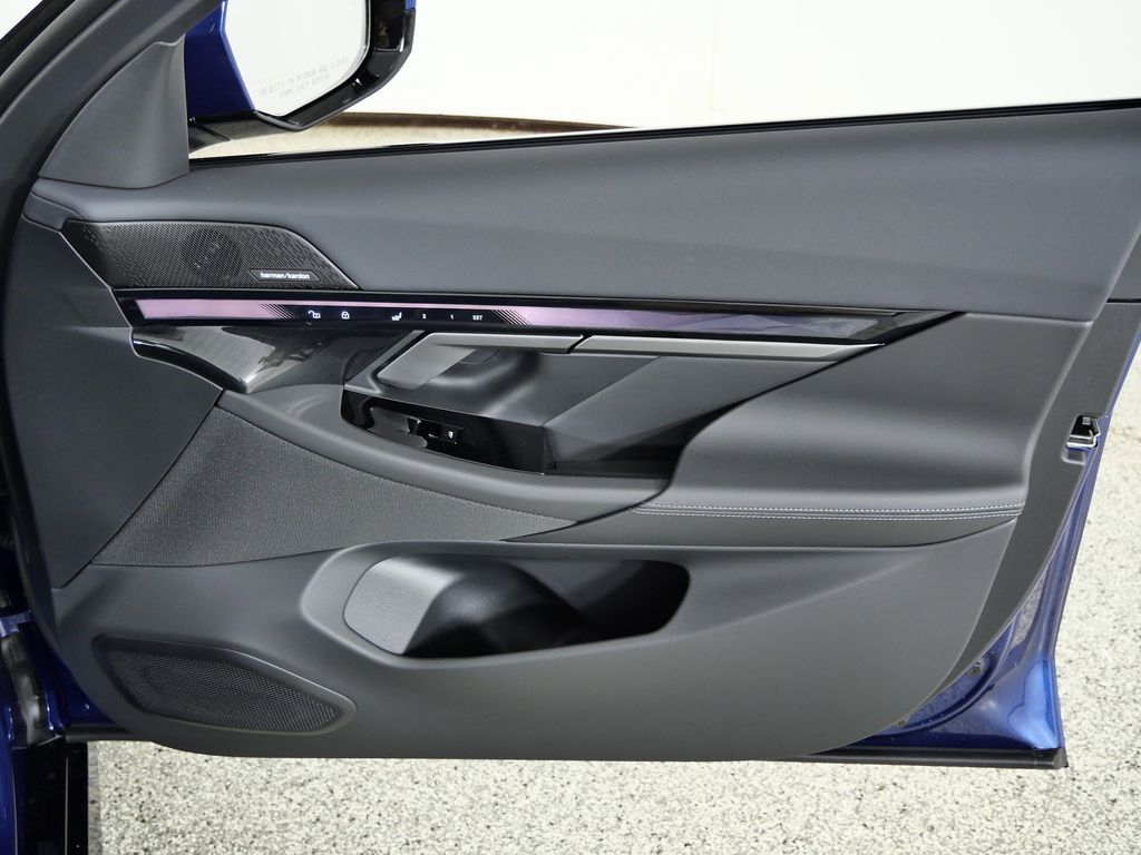 Thumbnail: 2026 BMW 5 Series - 20