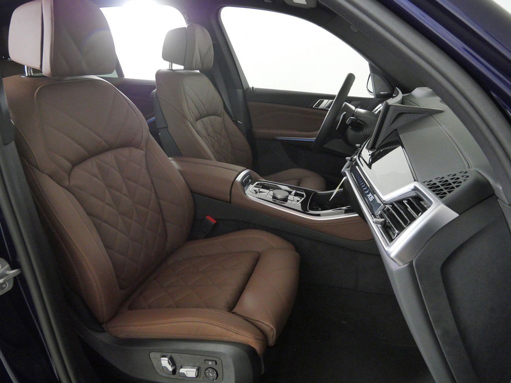 Thumbnail: 2026 BMW X5 - 21