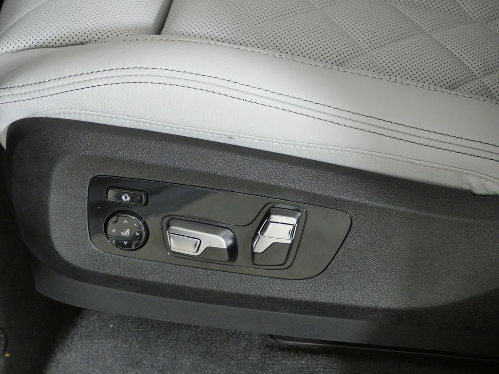 Thumbnail: 2026 BMW X5 - 39