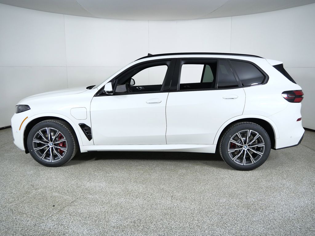 Thumbnail: 2026 BMW X5 - 15