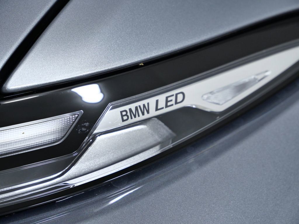 Thumbnail: 2026 BMW X7 - 6