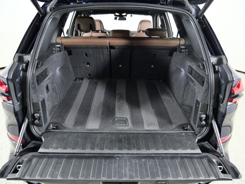 Thumbnail: 2025 BMW X5 - 32