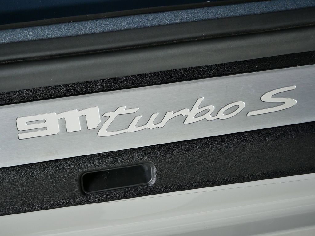 Thumbnail: 2023 Porsche 911 - 23