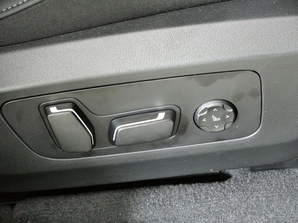 Thumbnail: 2026 BMW X3 - 23