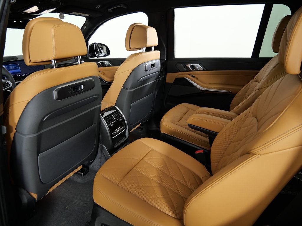 Thumbnail: 2026 BMW X7 - 36