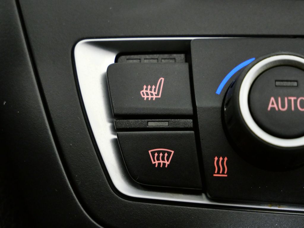 Thumbnail: 2013 BMW 3 Series - 49