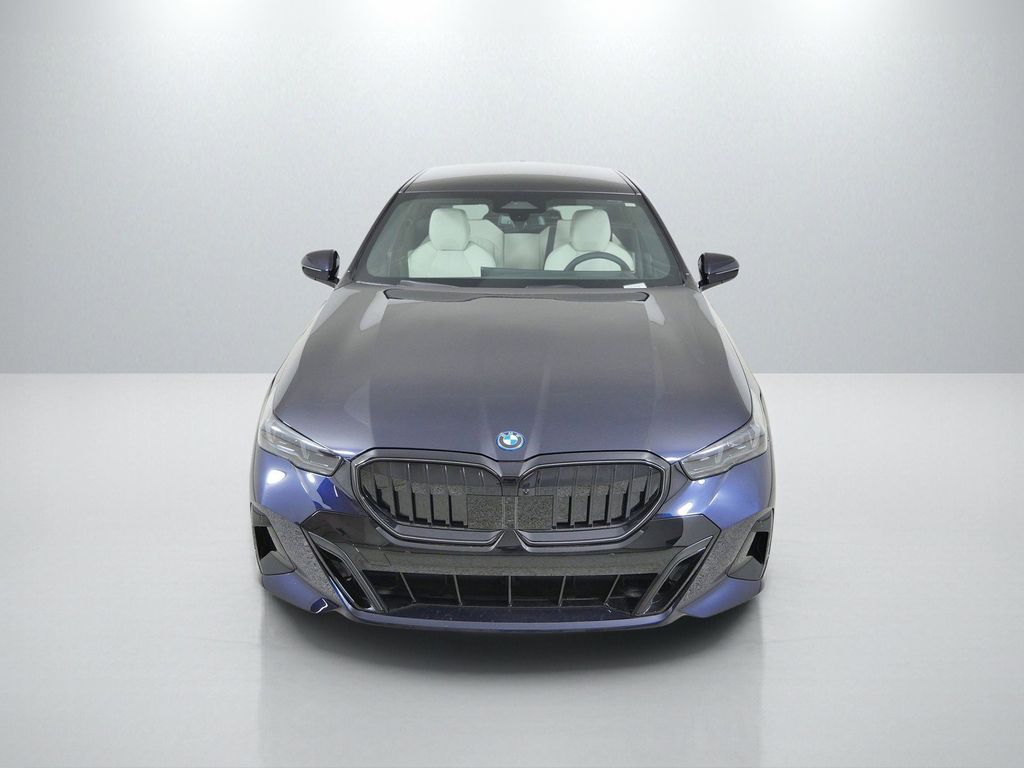 Thumbnail: 2027 BMW 5 Series - 16