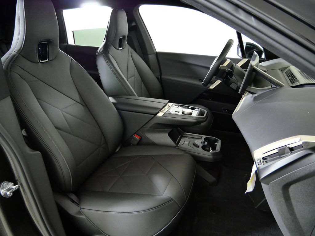 Thumbnail: 2025 BMW iX - 27