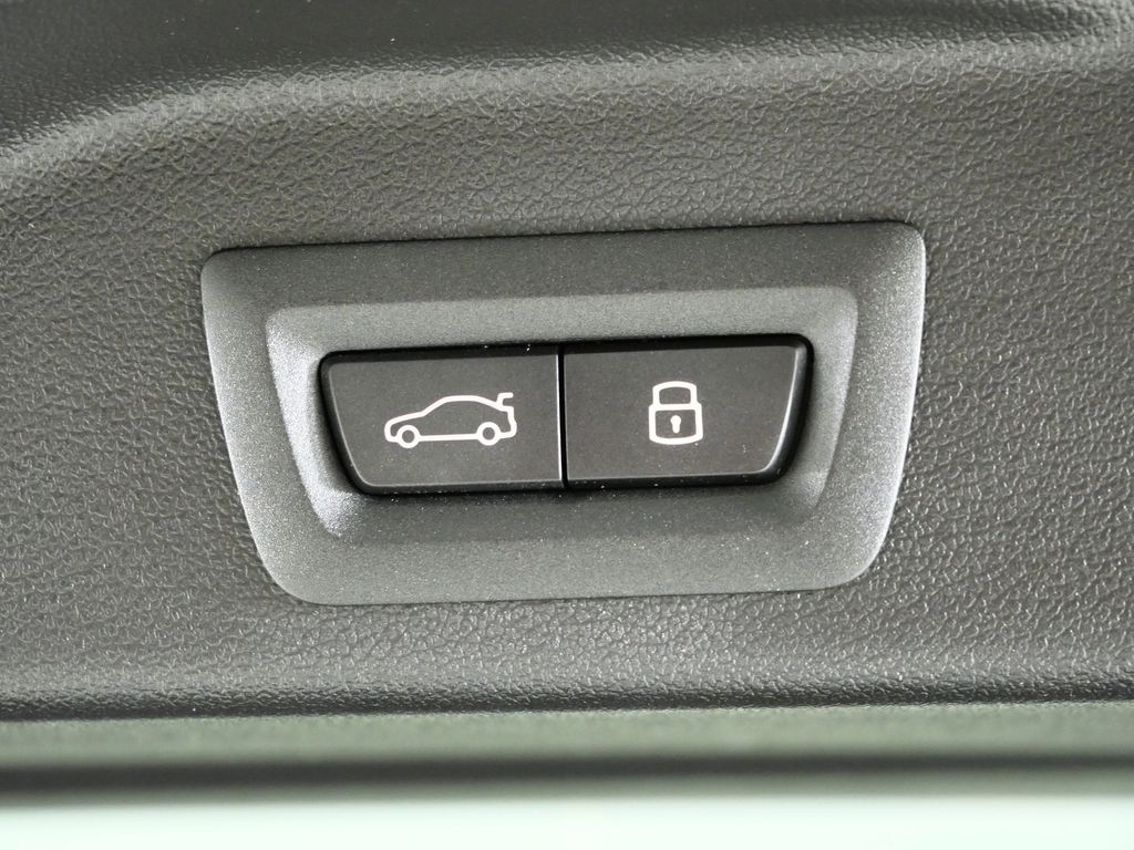 Thumbnail: 2026 BMW X5 - 30