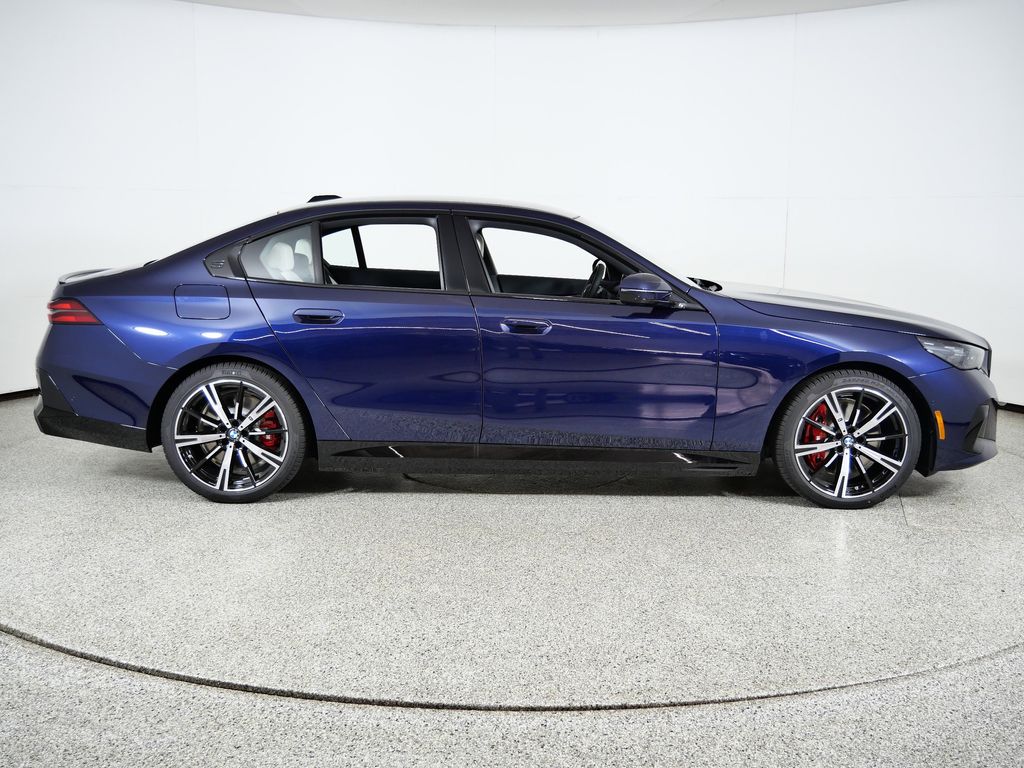 Thumbnail: 2026 BMW 5 Series - 8