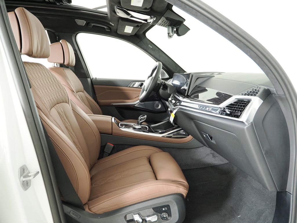 Thumbnail: 2026 BMW X7 - 20